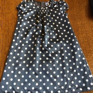 POLKA DOTS!!!!! Fun girls shift dress